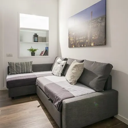 Italianway-magenta Apartment